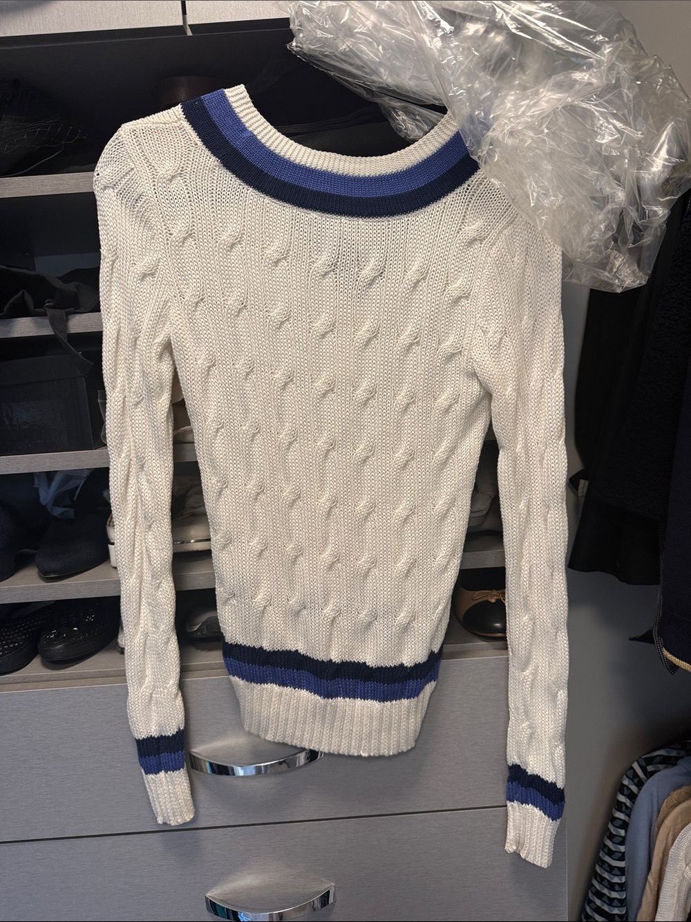Ralph Lauren Cream Cable-Knit V-Neck Sweater with Navy and Royal Trim medium - Picture 5 of 5